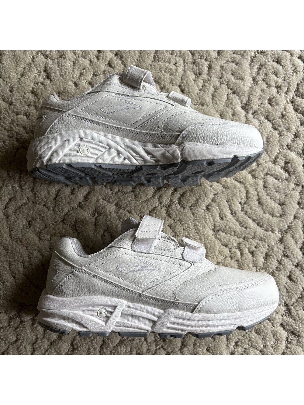 Brooks Addiction Walker Women's Size 9.5 Shoes Strap Sneakers White